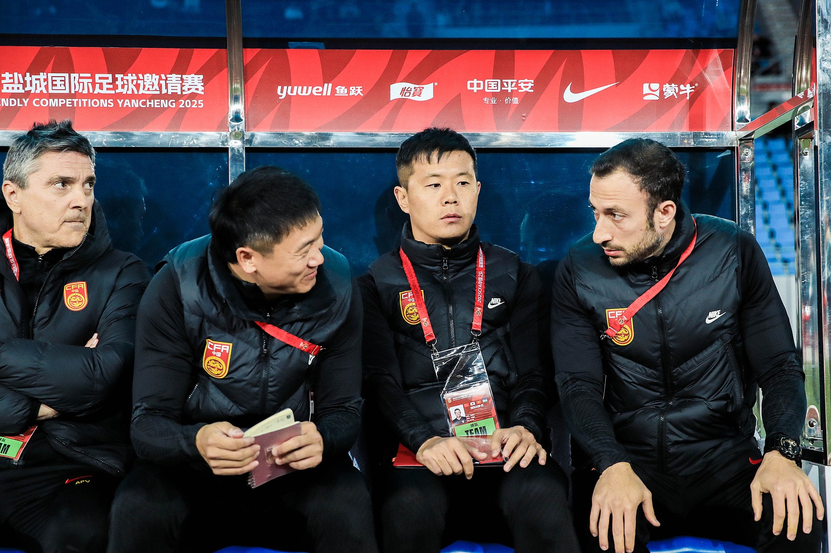 干货！易建联亲自示范内线卡位要球 抢占位置+对抗控重心