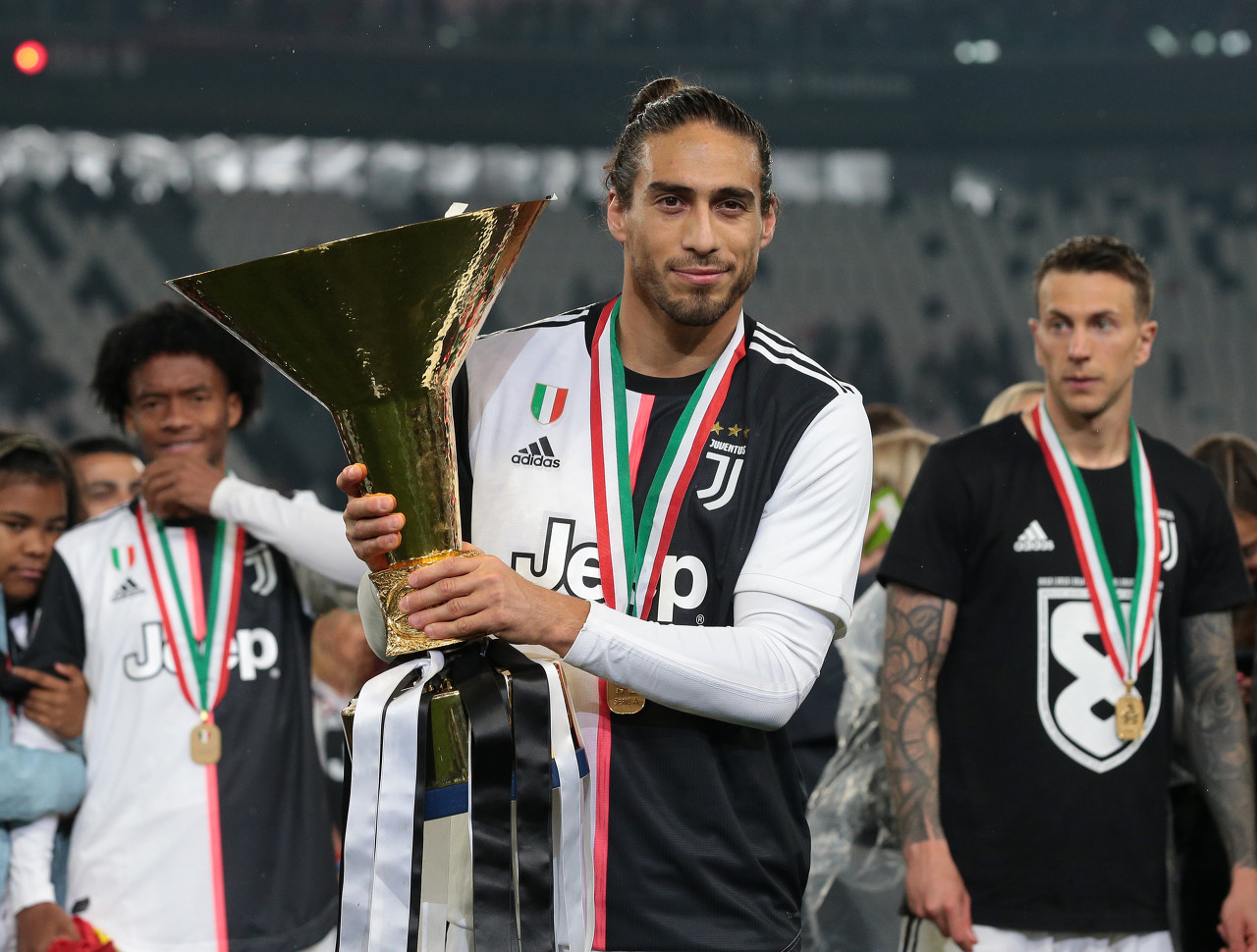 上海海港富盛经开6-1上海赛更达，李圣龙双响杨黔东获处子球