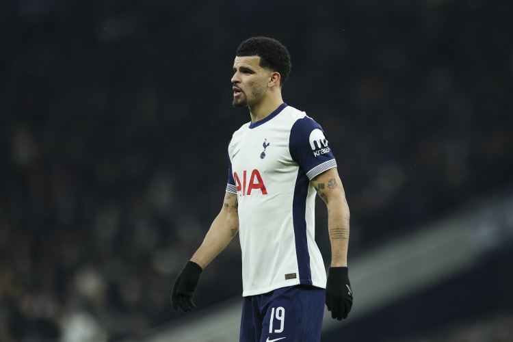 名记：字母哥曾向霍勒迪坦言 自己和雄鹿非常怀念他的防守&领导力